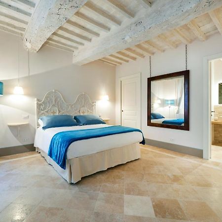 לינה וארוחת בוקר סרטאנו Palazzo Pio III - Residenza D'Epoca מראה חיצוני תמונה