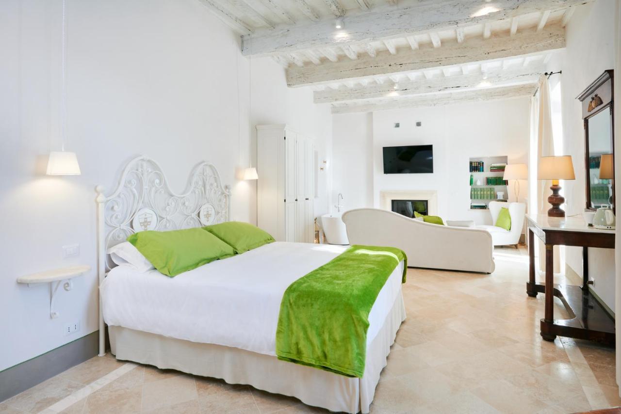 לינה וארוחת בוקר סרטאנו Palazzo Pio III - Residenza D'Epoca מראה חיצוני תמונה