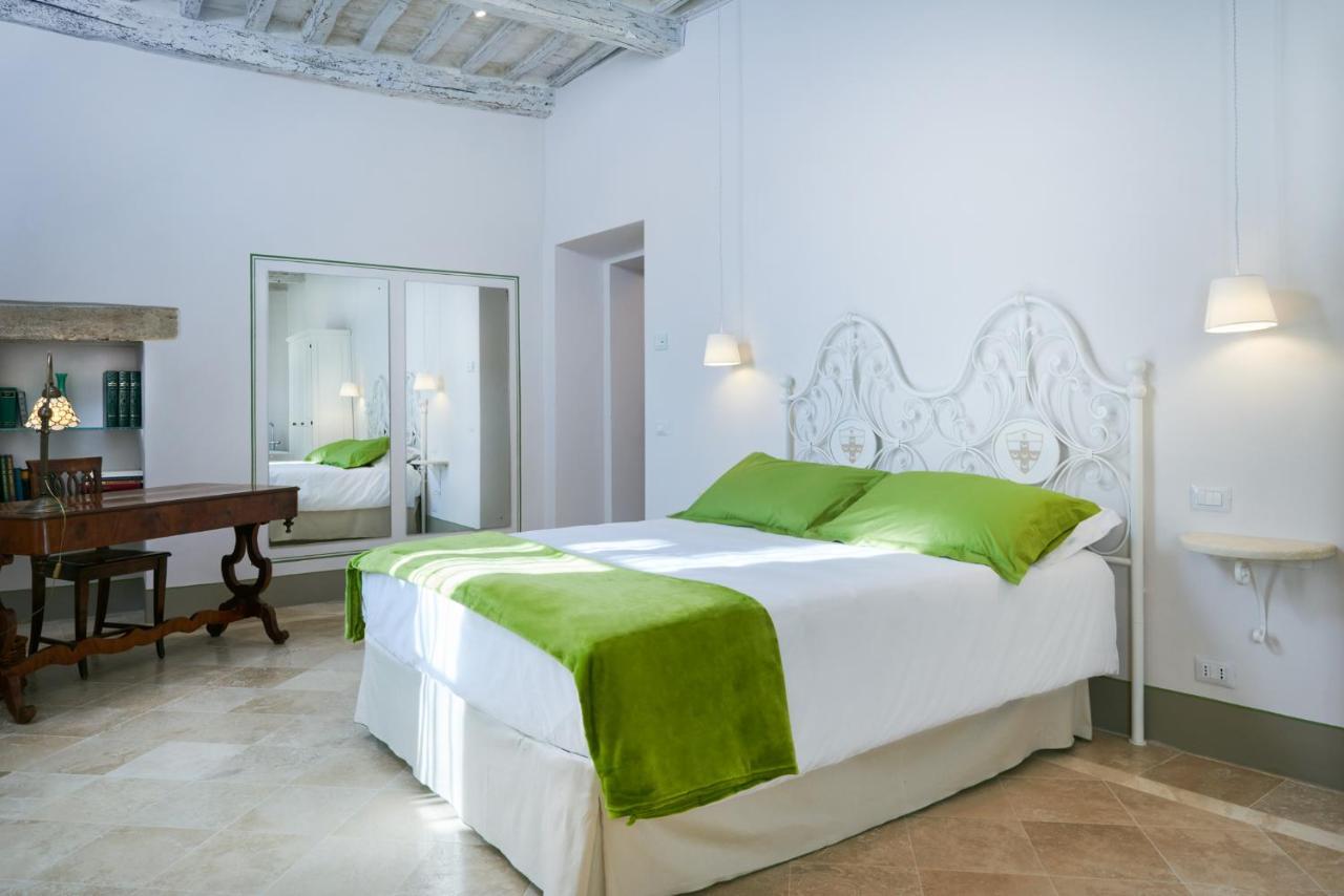 לינה וארוחת בוקר סרטאנו Palazzo Pio III - Residenza D'Epoca מראה חיצוני תמונה