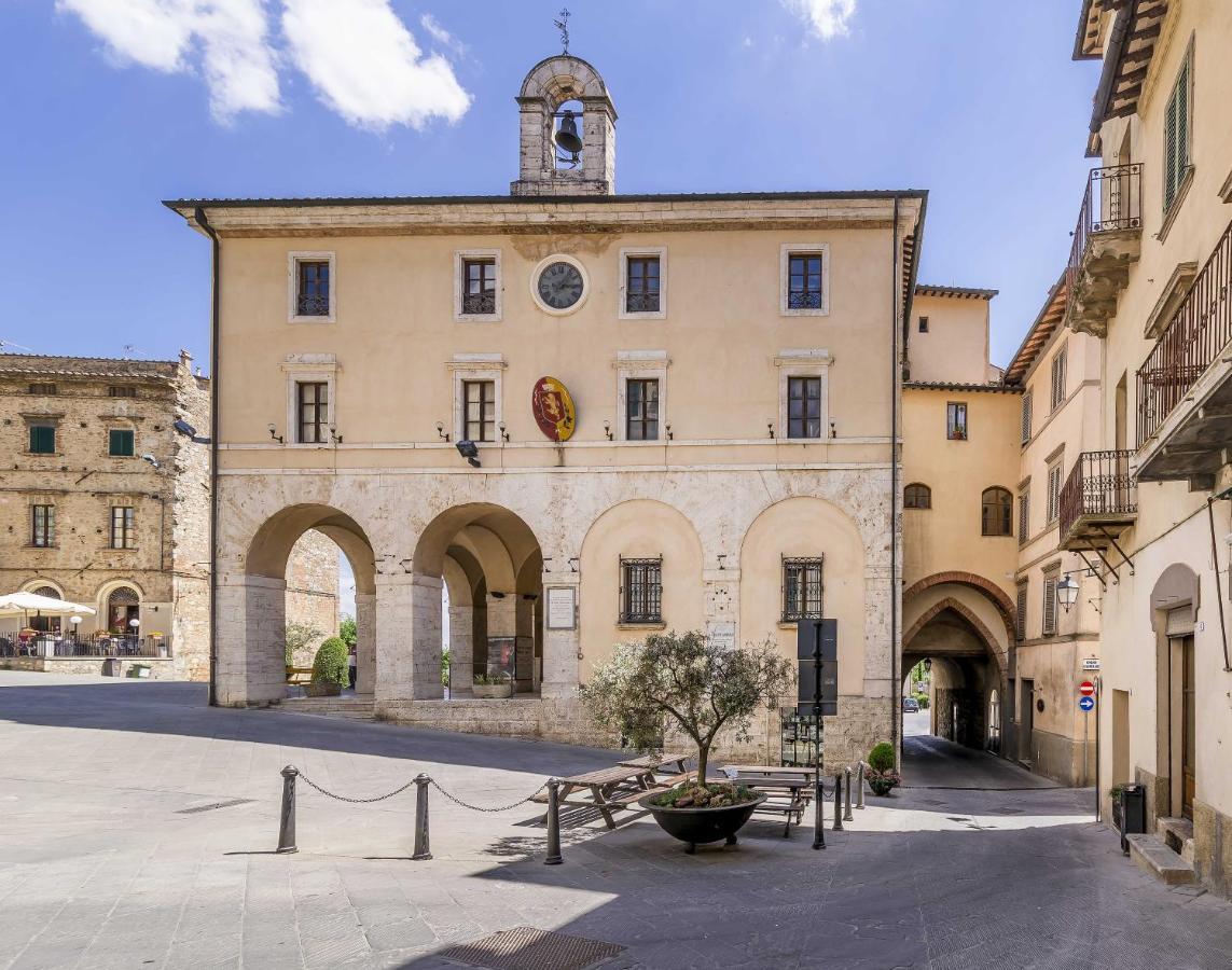 לינה וארוחת בוקר סרטאנו Palazzo Pio III - Residenza D'Epoca מראה חיצוני תמונה